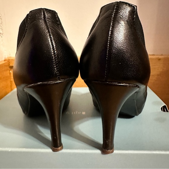 Apt.9 leather booties size 8 heels 3” - Picture 3 of 7